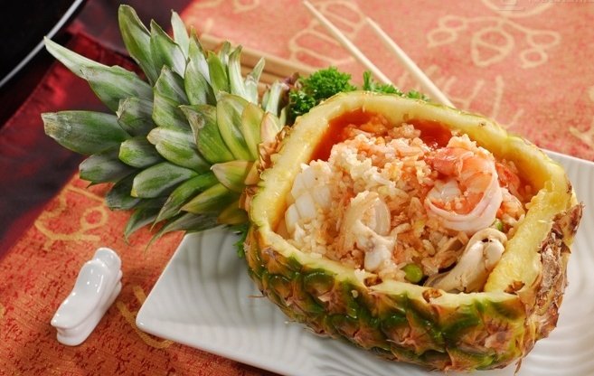 შემწვარი ბრინჯი,კვერხი,ანანასში