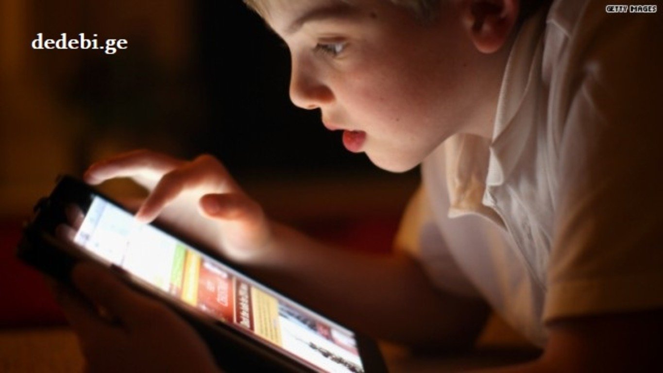 რა ზიანს აყენებს ბავშვს სმარტფონი და პლანშეტი?